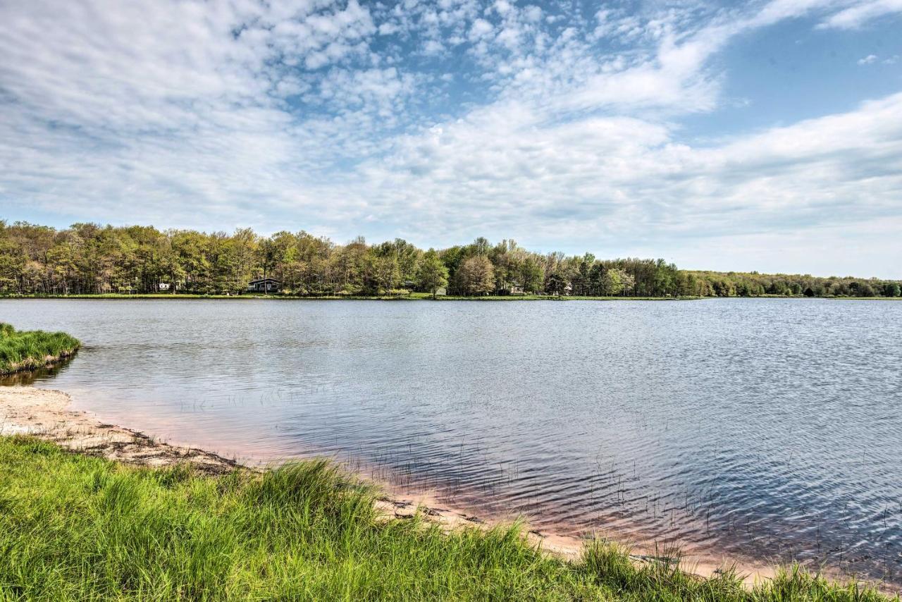 Pocono Mountain Escape With Game Room Walk To Lake! Albrightsville Exterior foto